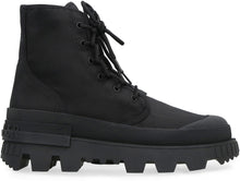 Load image into Gallery viewer, 4 Moncler Hyke - Hyke Desertyx combat boots
